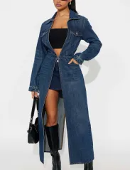 Long-sleeve denim jacket
